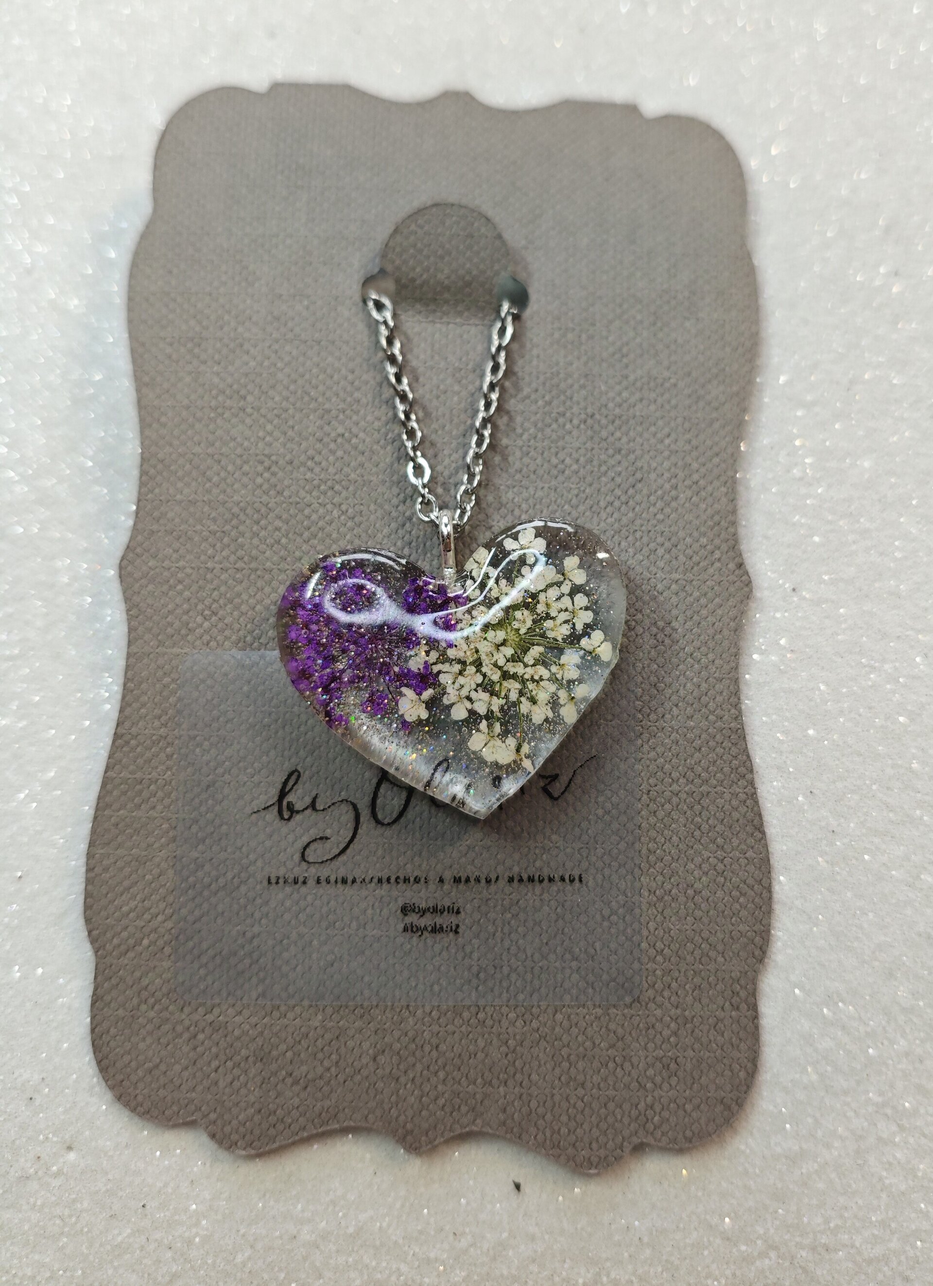 Corazon flores morada y blanco - 2